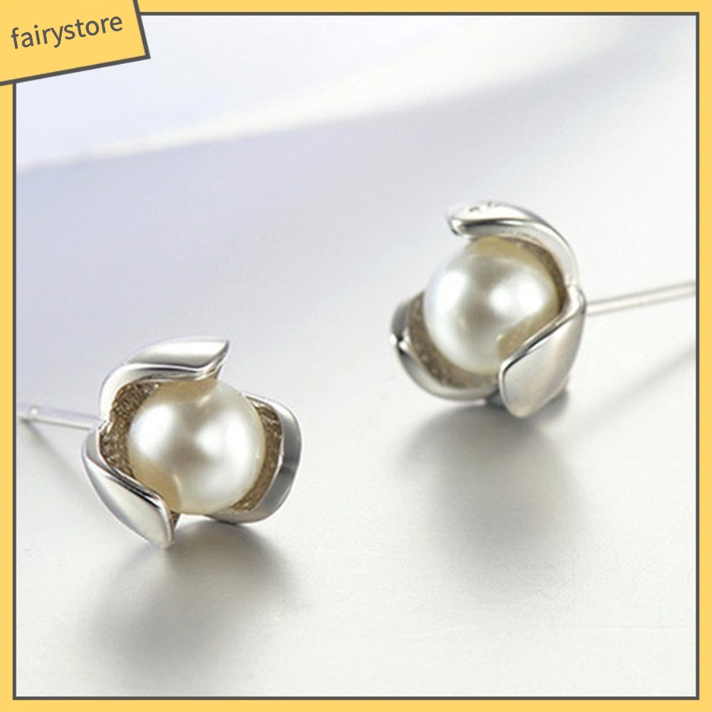 Bông Tai Hình Cỏ   Lá Đính Ngọc Trai Giả Xinh Xắn