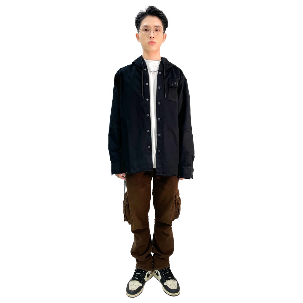 Áo Khoác Kaki 5THEWAY trong bộ sưu tập public icon cùng thiết kế Zigzag sau lưng màu đen