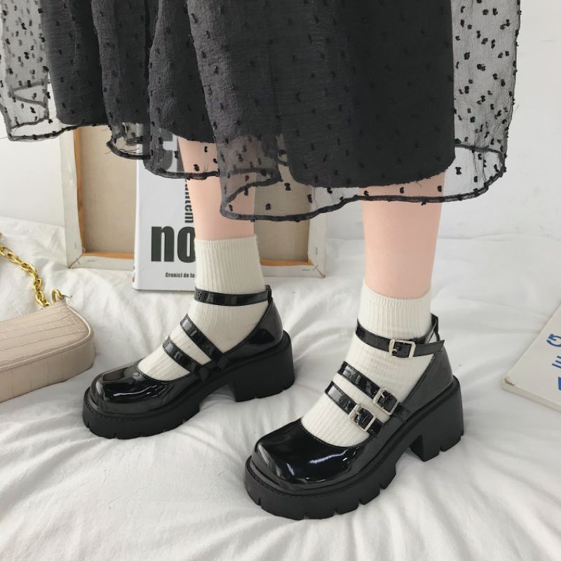 Giày Vintage cài quai | BigBuy360 - bigbuy360.vn