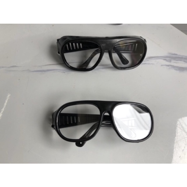 Kính bảo hộ chuyên dùng cho thợ hàn