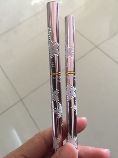 CHÌ KẺ MÀY 2 ĐẦU ESSANCE SỈ 19K