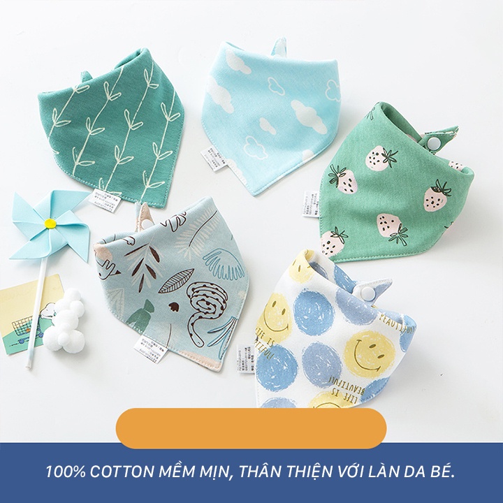 Khăn yếm tam giác in họa tiết đáng yêu cho bé chất liệu Cotton 2 lớp có cúc bấm tiện lợi