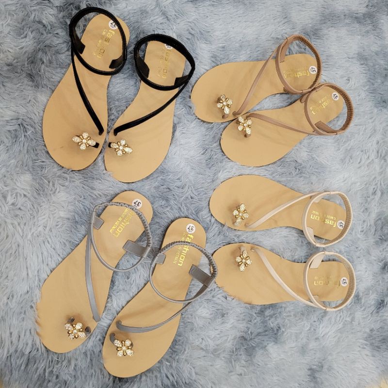 Dép sandal xỏ ngón đính đá