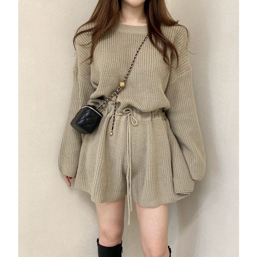 Jumpsuit len cổ tròn dây rút buộc eo dài tay dệt kim quần short ống rộng (order)