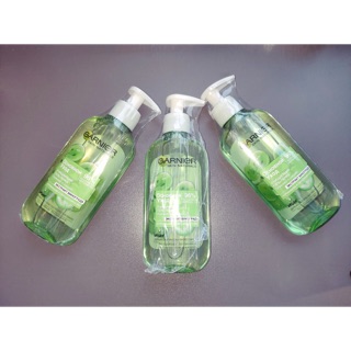 Gel rửa mặt dành cho da khô Garnier Nga