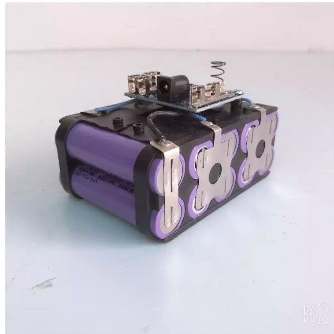 Pin makita 10 cell , pin dewalt 10 cell , pin 10cell hitachi , pin 10cell chân phổ thông cho các dòng máy pin cầm tay
