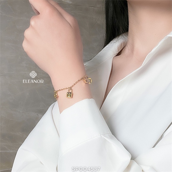 Vòng tay nữ titan Eleanor Accessories mặt hình khóa phụ kiện trang sức 4537
