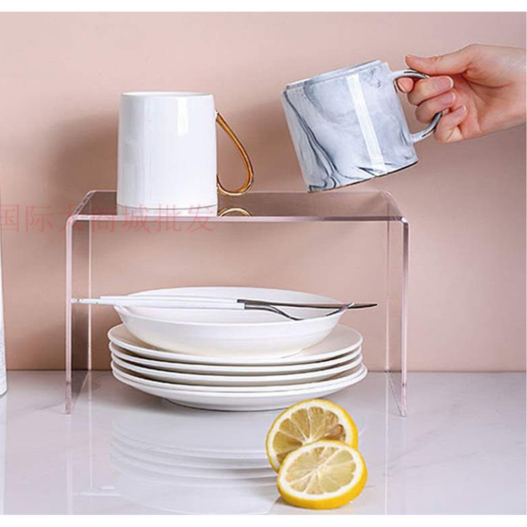 Kệ mica chữ U trưng bày sản phẩm