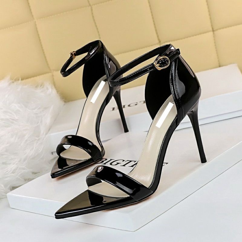 Giày cao gót si bóng cao 7cm  có size lớn 40 41 42 43