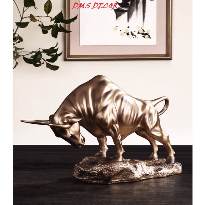 Tượng trâu vàng, bò tót chiêu tài trang trí, decor phòng khách, kệ, bàn làm việc