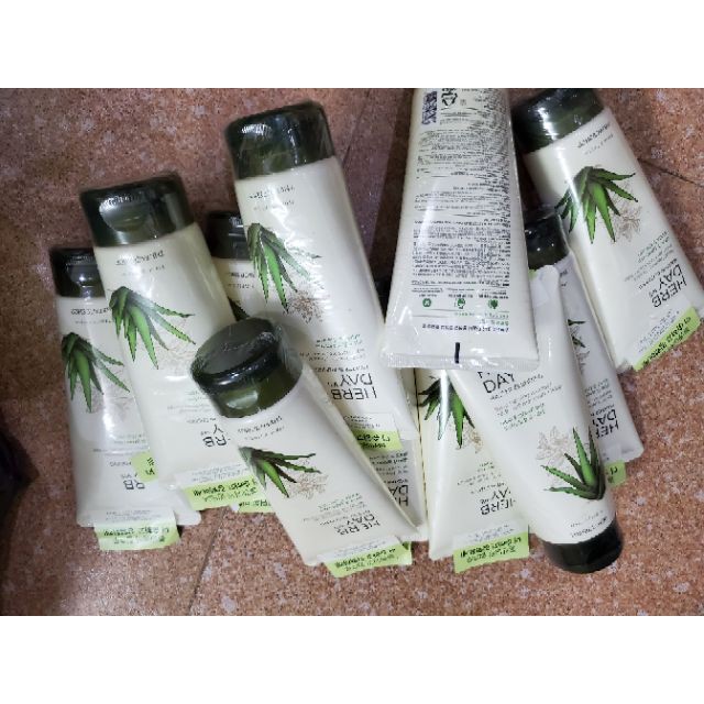 [Mẫu Mới] Sữa rửa mặt Herb Day 365 The Face Shop 170ml | BigBuy360 - bigbuy360.vn