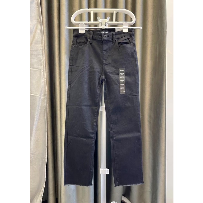 Quần jeans nữ DKNY màu đen chất liệu co giãn size 24-25-26-27-28-29-30-31-32