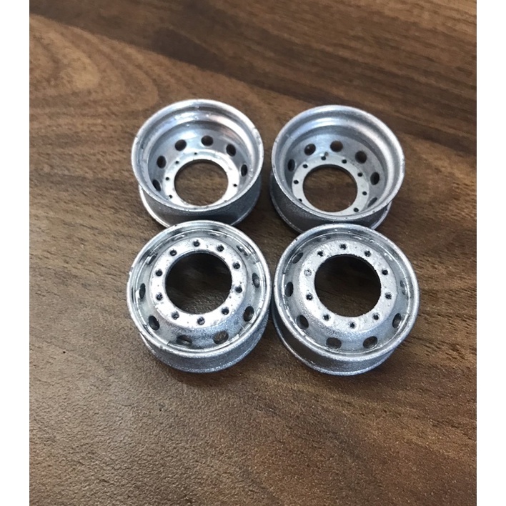 Bánh xe tải mô hình tỷ lệ 1/24