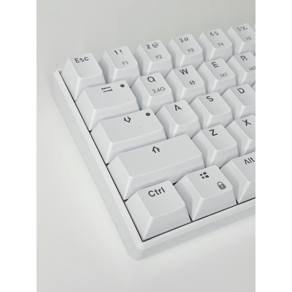Bàn phím cơ màu trắng hotswap ReadsonWL61-61 phím kết nối dây, bluetooth & USB 2.4G đèn led trắng