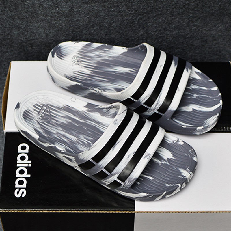 Adidas Duramo Camo màu xám trắng sọc đen