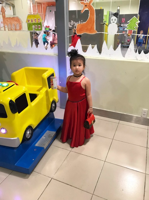 Đầm công chúa bé gái