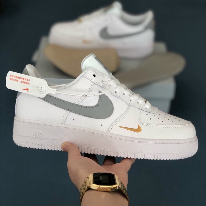 Giày AIR FORCE 1 Custom Vệt Xám, AF1 trắng xám logo vàng bản cao cấp mới nhất