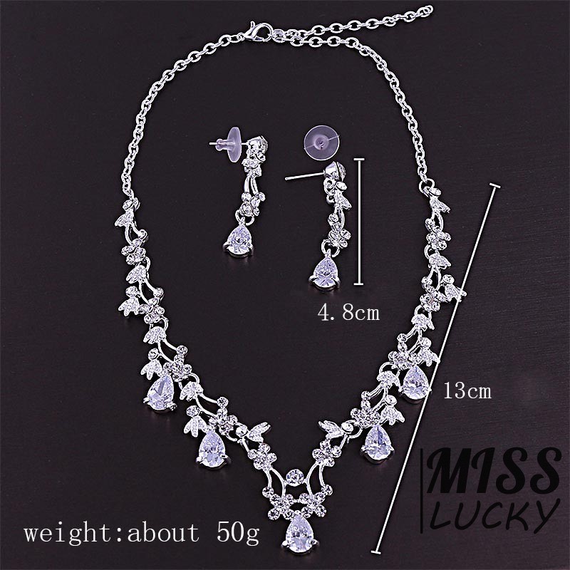 Bộ dây chuyền và khuyên tai đính đá sang trọng cổ điển