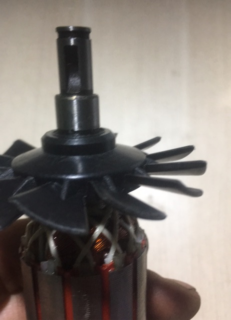 Roto máy mài MT 954 DCA