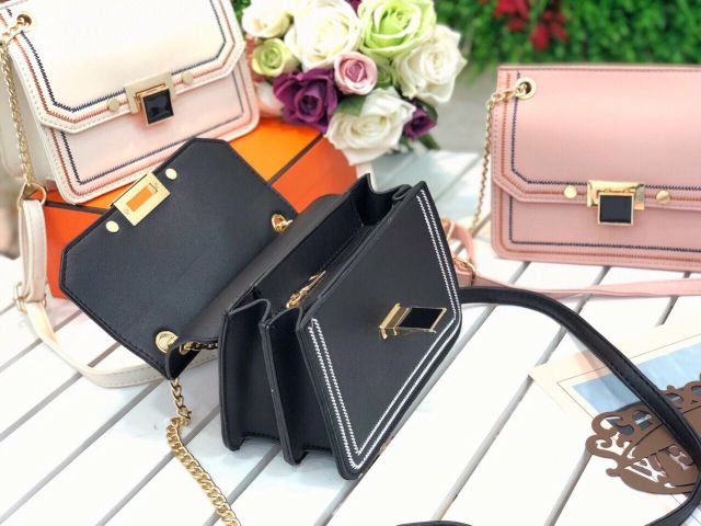 TÚI XÁCH KHÓA VUÔNG