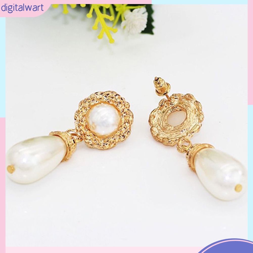 Cặp khuyên tai tròn mạ vàng thiết kế hình giọt nước đính hạt ngọc xinh xắn cá tính dành cho nữ