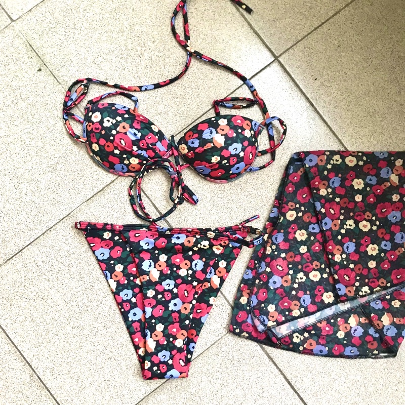 [ HÀNG CAO CẤP ] Bikini set 3 món hoạ tiết hoa nhí kèm khăn sexy