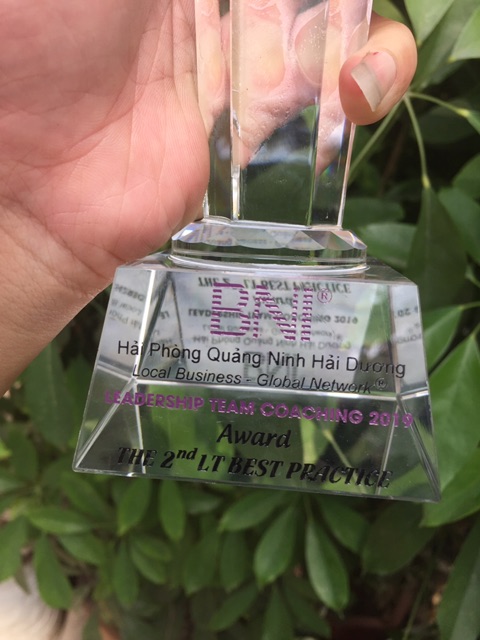 Cúp pha lê nhất nhì ba