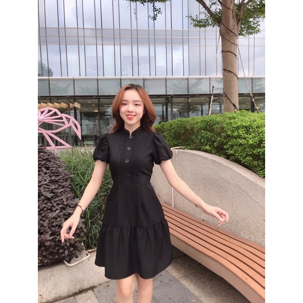 Đầm ren viền 2 tầng