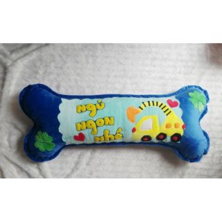 Gối ôm handmade hình khúc xương xe cần cẩu may chữ theo yêu cầu