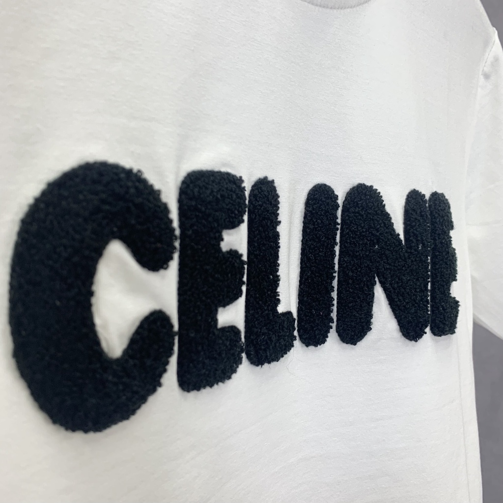 Áo Phông Nam Cổ Tròn Thêu Chữ Lông Trước Ngực AP01P