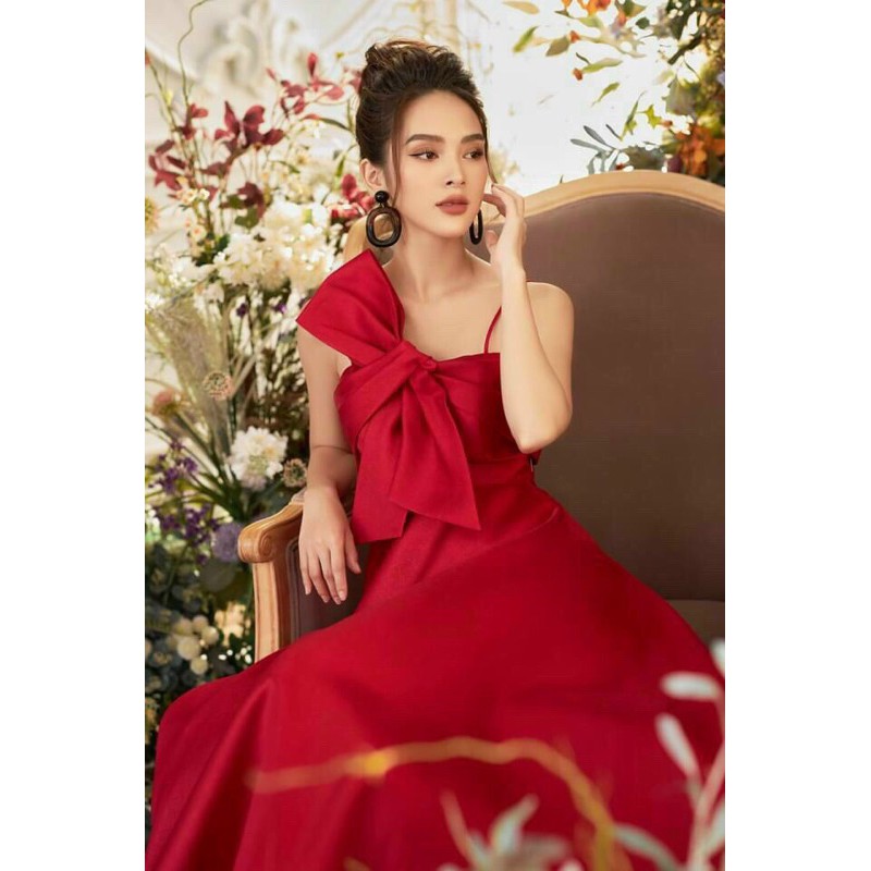 ĐẦM XOÈ NƠ CHÉO NGỰC  ( ảnh và video thật 1000% )