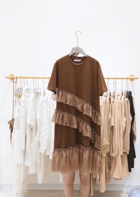 Váy cotton viền sóng ren