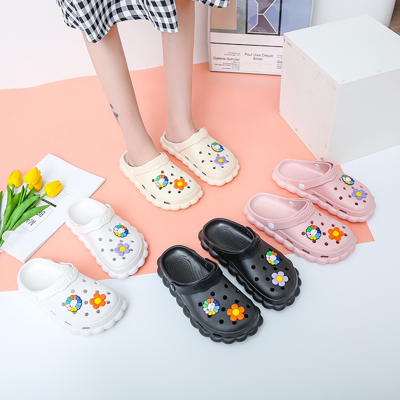 Dép Bít Mũi Đế Dày Đục Lỗ Hở Ngón Chống Trượt Dễ Thương Cho Nữ