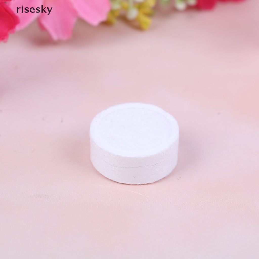 Set 12 Khăn Giấy Nén Mini Dùng Một Lần Tiện Lợi Khi Đi Du Lịch ♨Trên đó