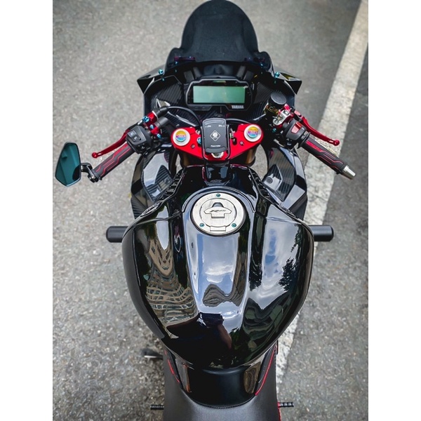 Ốp Bình Xăng Độ R15v3 kiểu R1M. to hơn, góc cạnh hơn, tháo lắp như zin ko độ chế