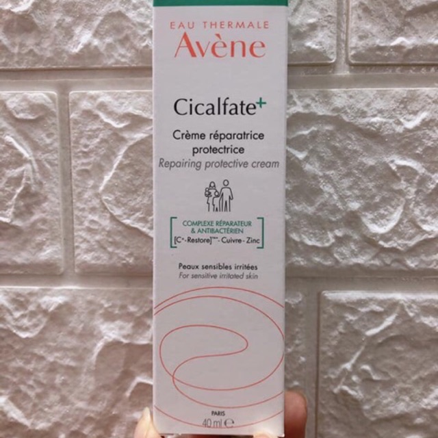 Kem dưỡng thâm và sẹo avene cicalfate 40ml