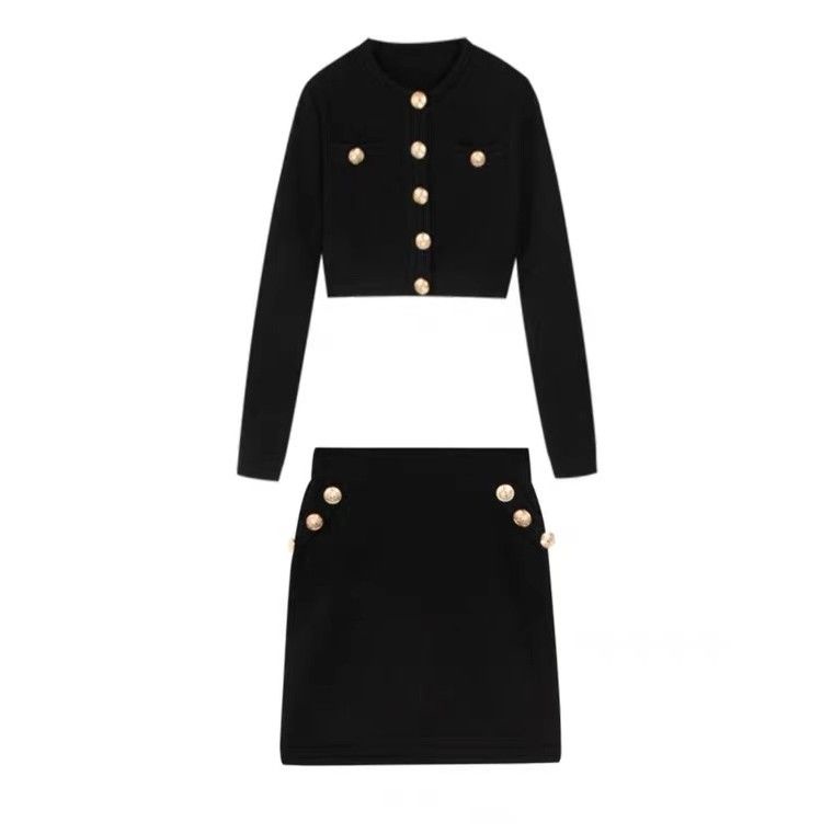 Hepburn style fried street knitted suit women's spring 2022 new French lady's round-neck blouse with hip skirt two-piece set