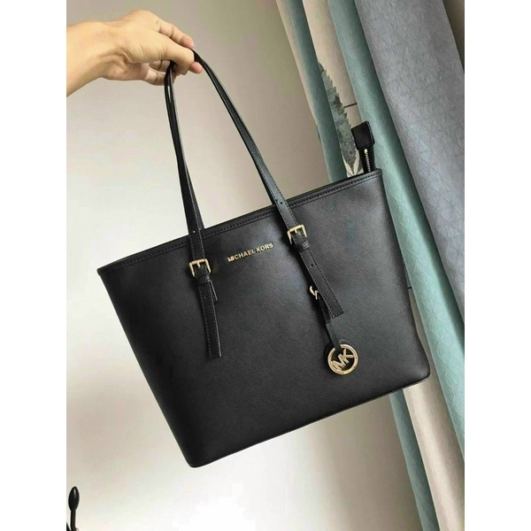Túi MK đen siêu hot chất đẹp, size to vừa A4