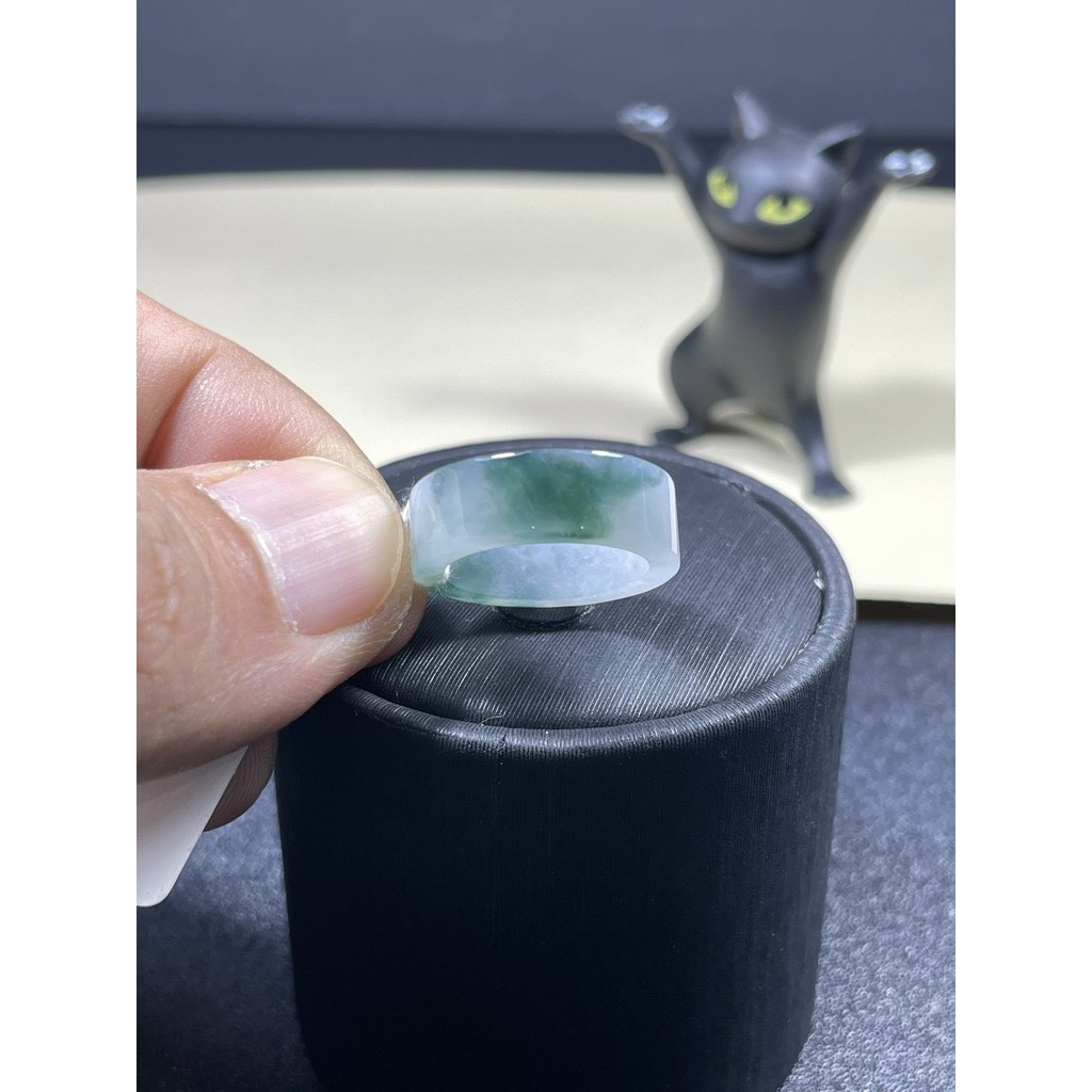 Nhẫn ngọc Jadeite điểm THÚY bảng vuông 8mm
