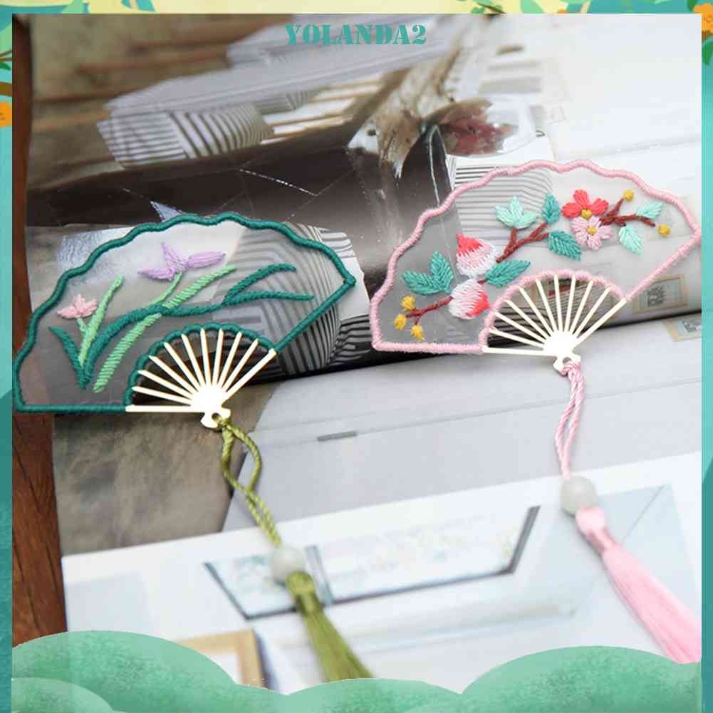 Thẻ Đánh Dấu Trang Sách Hình Quạt Thêu Hoa Phối Tua Rua Kiểu Trung Hoa Dễ Thương