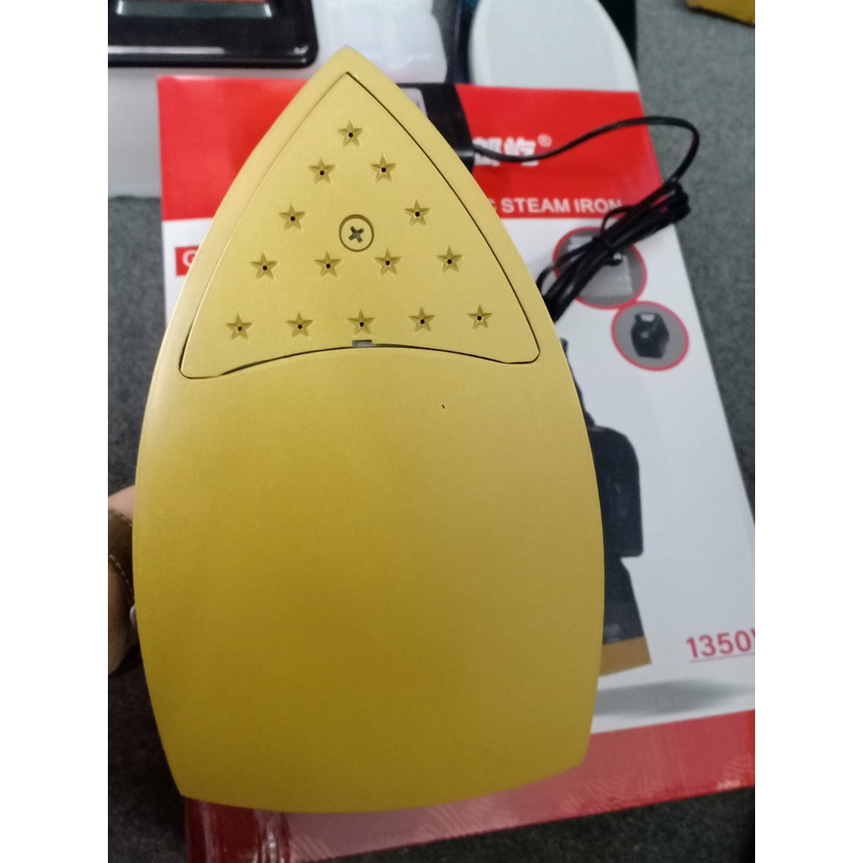 Bàn là củ bơm tự động LREE LE- A800 công suất 1600w-Tặng kèm tất là chống bóng + đế đặt bàn là silicon chịu nhiệt