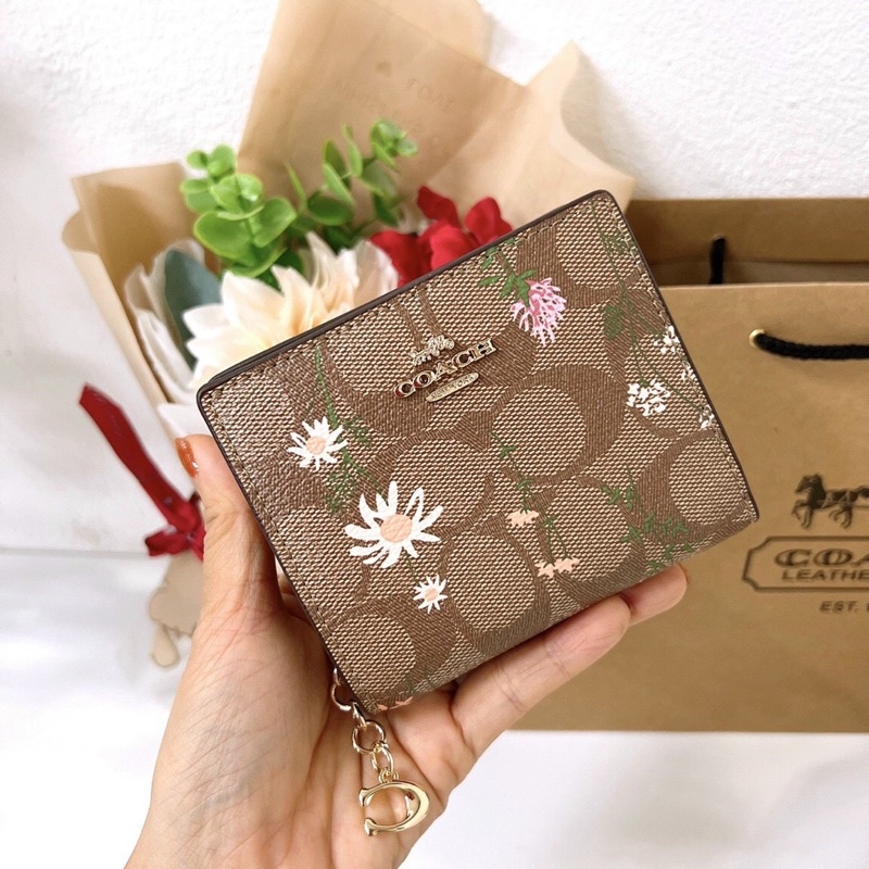 Ví ngắn nữ nhiều màu