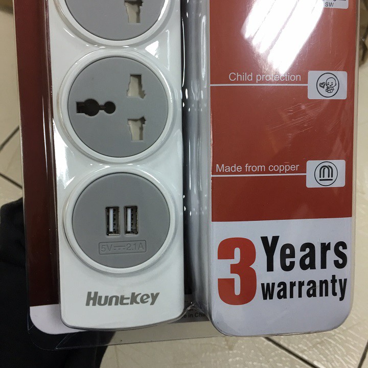 Ổ cắm điện đa năng chống sét Huntkey SZN507/ 02 cổng sạc usb 5V-2.1A