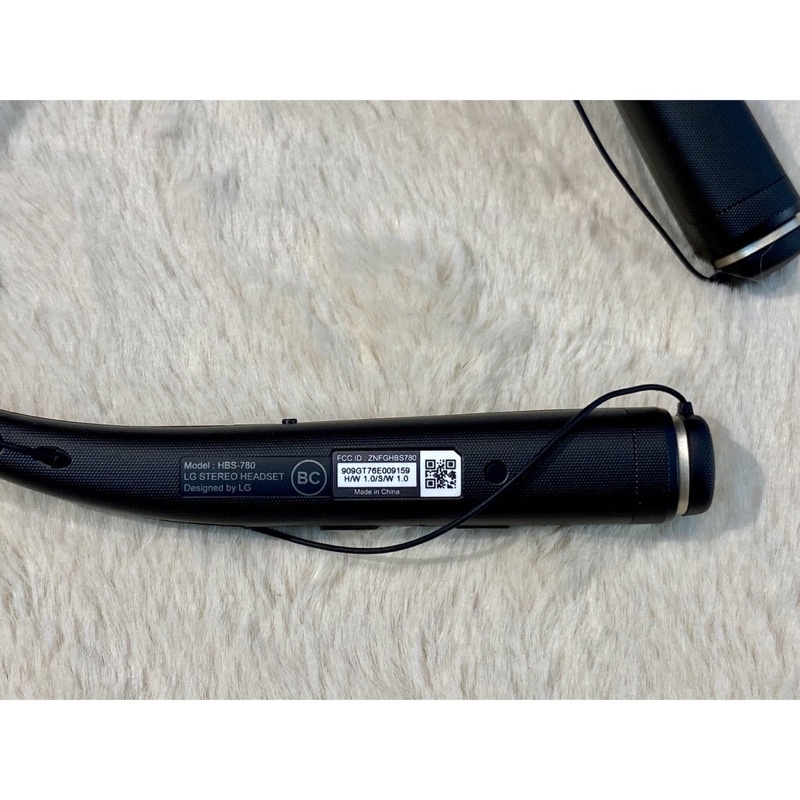 Tai Nghe Blutooth LG HBS-780 chính hãng mới 100% bảo hành 12 tháng