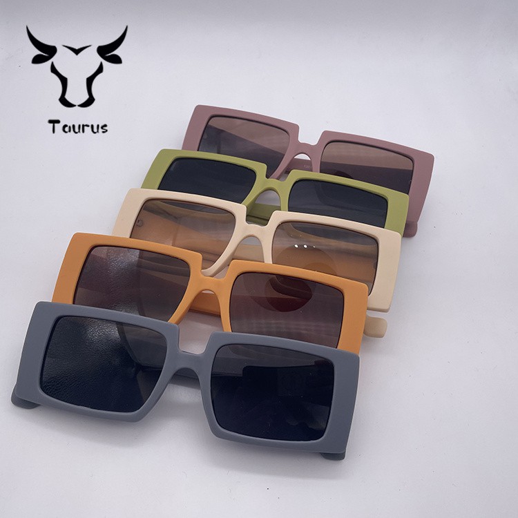 Thời trang mới Frosted Metal Goldes Kính Phụ nữ Xu hướng châu Âu và Mỹ Retro Kính vuông Kính râm Kính