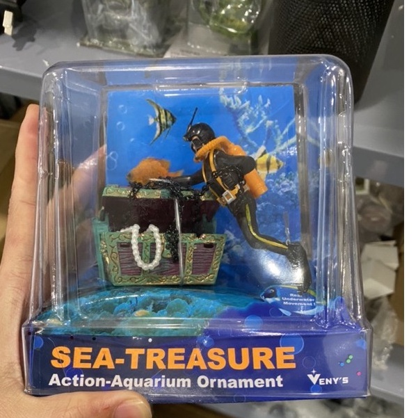 Thợ lặn tìm kho báu trang trí hồ cá