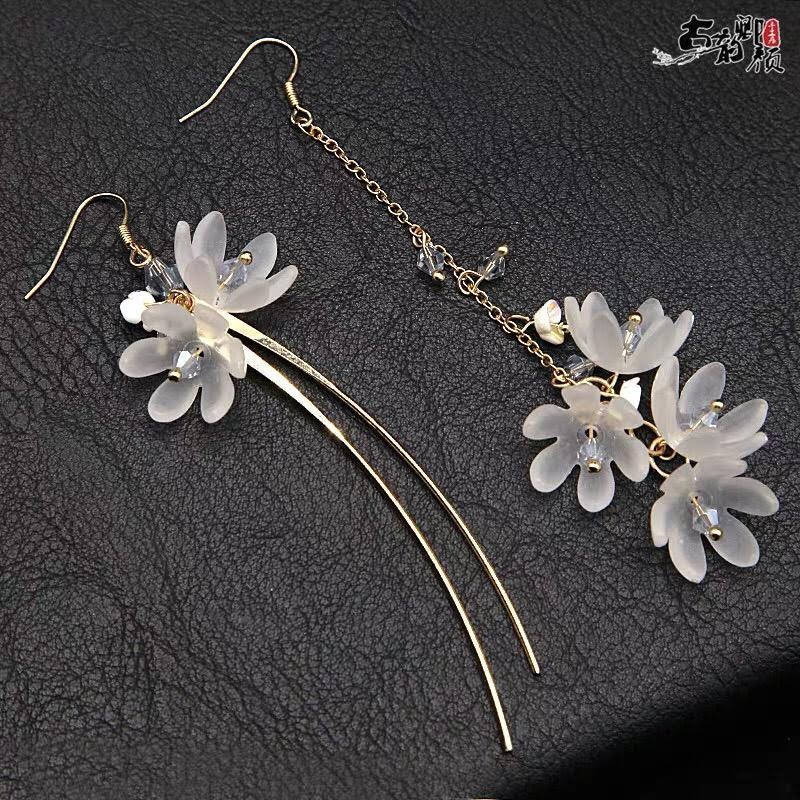 Hoa tai cổ trang nhiều mẫu có sẵn ạ