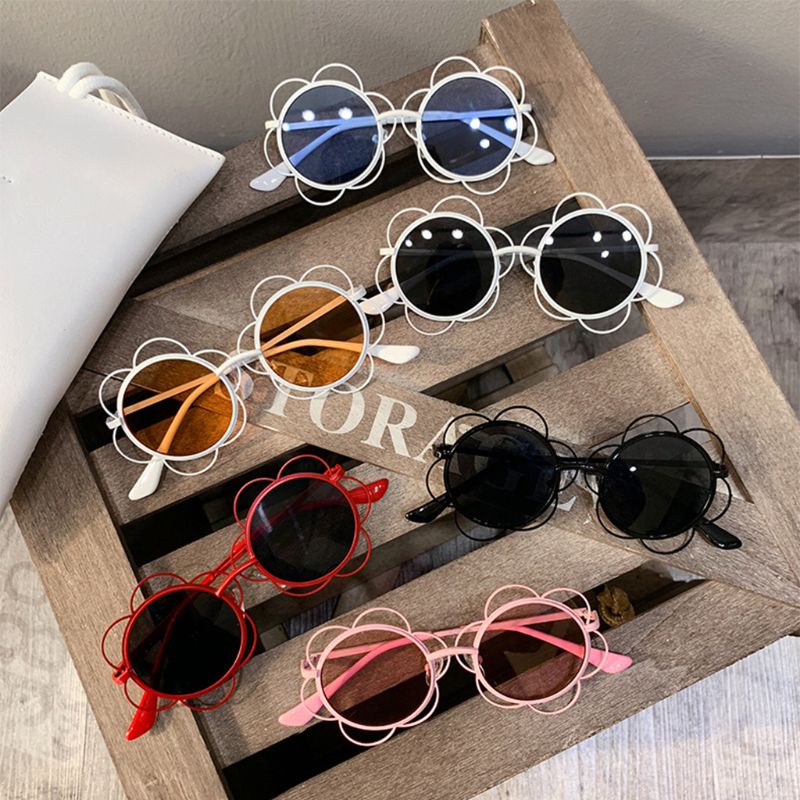 Kính Mát Phân Cực Hình Bông Hoa Xinh Xắn Cho Bé