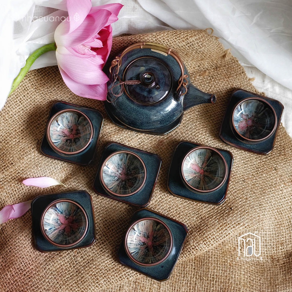 Trọn bộ ấm chén trà bộ bình trà được của nghệ nhân làng gốm Truyền thống Bát Tràng thích hợp khi tặng biếu, tân gia, tết