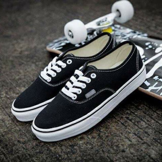 Giày vans classic đen trắng